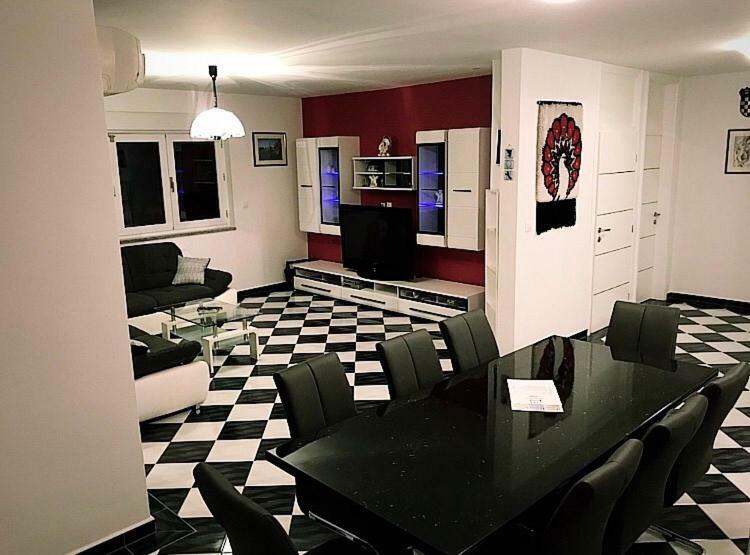 Mundial Apartments Njivice Luaran gambar