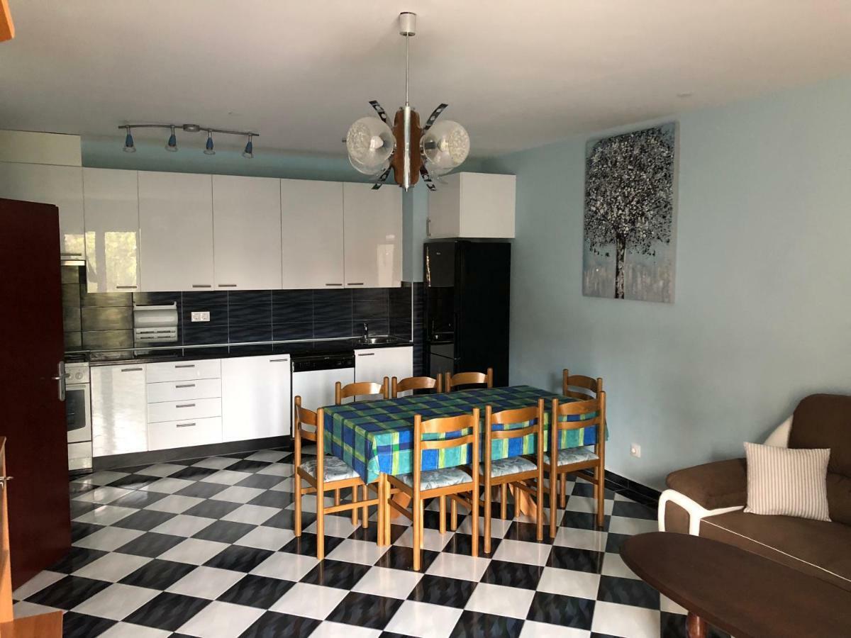 Mundial Apartments Njivice Luaran gambar