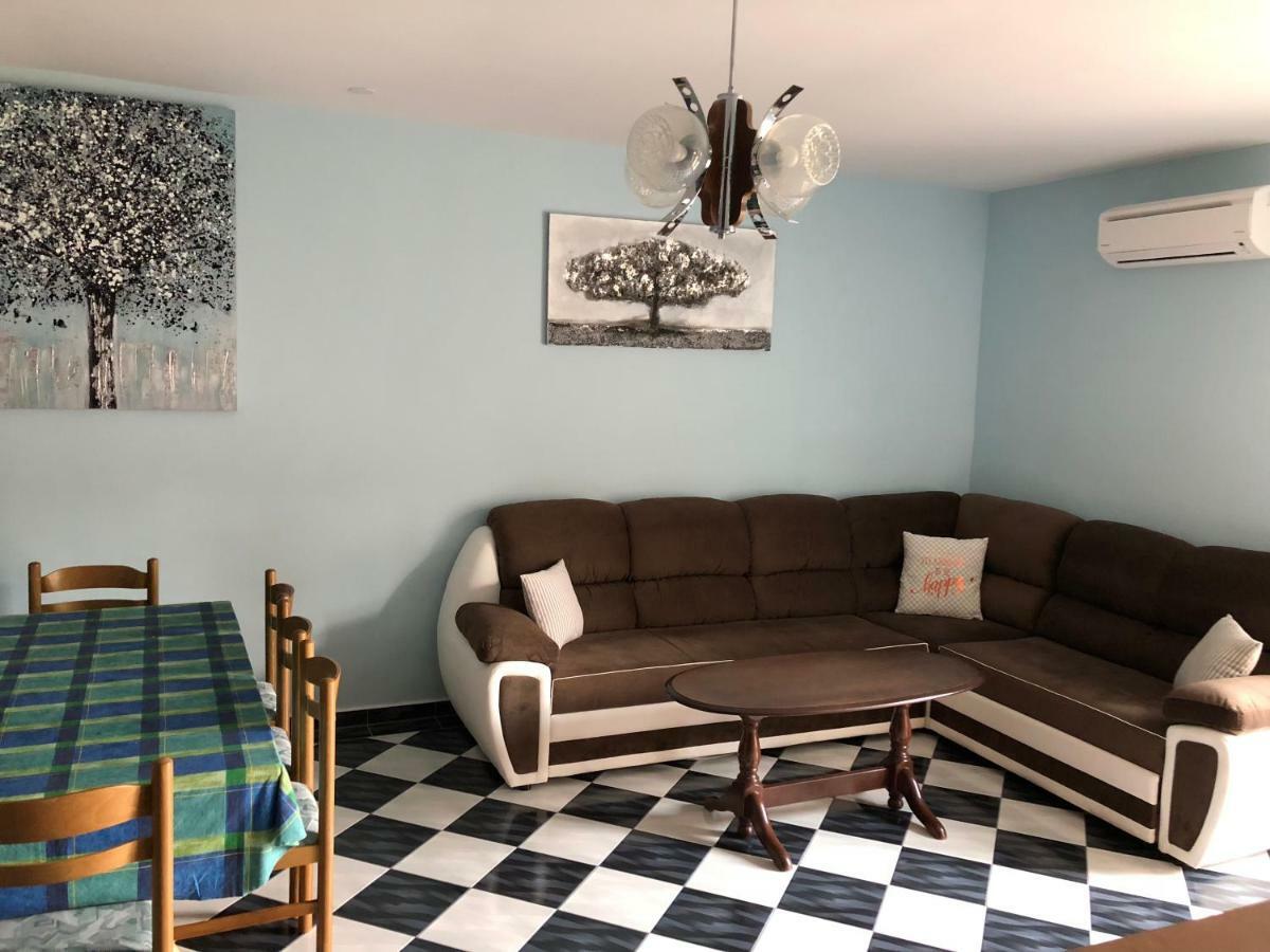 Mundial Apartments Njivice Luaran gambar