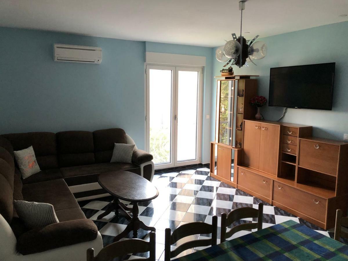 Mundial Apartments Njivice Luaran gambar