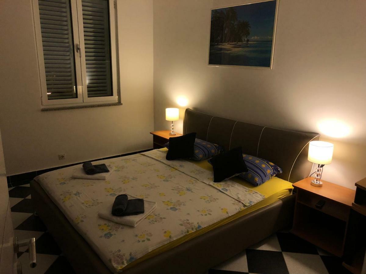 Mundial Apartments Njivice Luaran gambar