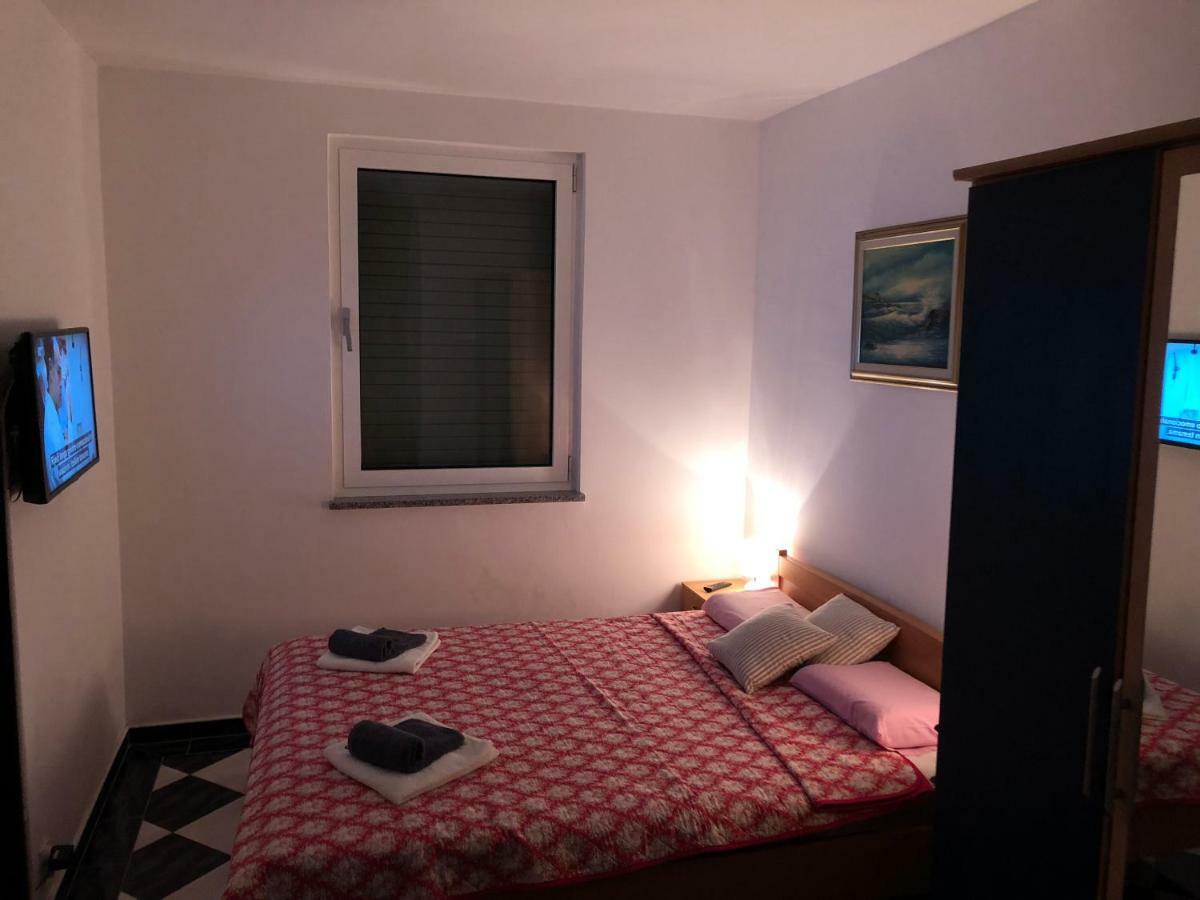 Mundial Apartments Njivice Luaran gambar